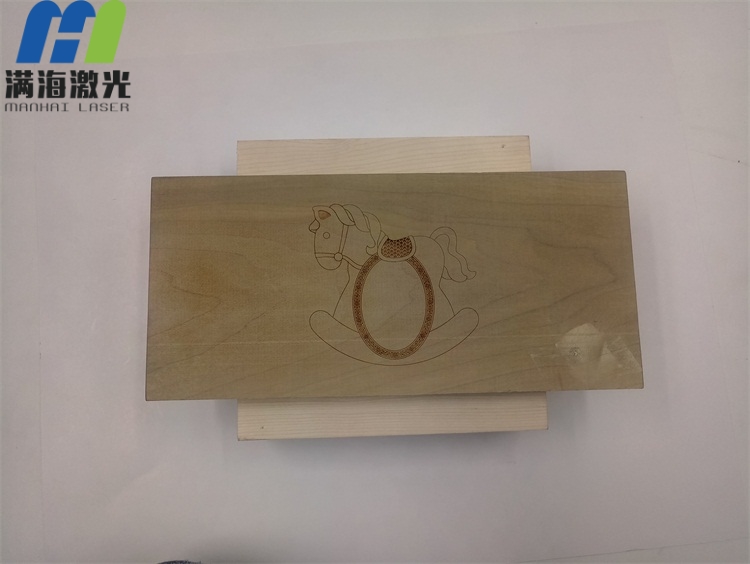 高端木板畫激光（guāng）雕刻