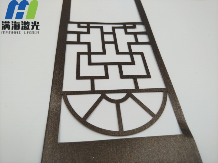 紙（zhǐ）製月餅盒（hé）激（jī）光鐳雕窗花